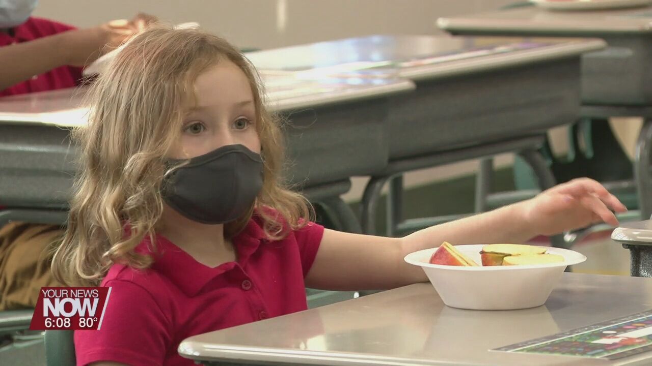Liberty Arts Magnet kindergarteners participate in the 2021 Great Lakes Great Apple Crunch